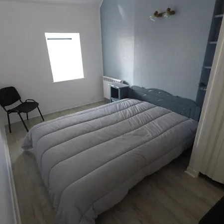 Holiday home Petite Maison De Pecheur En Bord De *