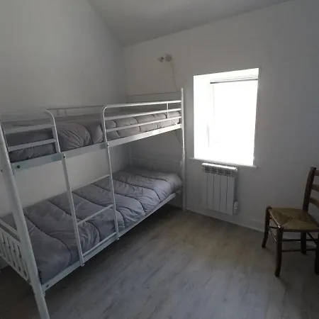 Petite Maison De Pecheur En Bord De